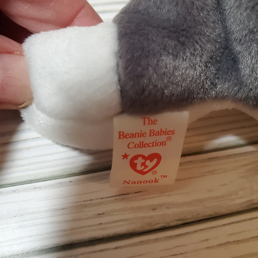 TY Beanie Baby - NANOOK‎ the Husky (7.5 inch) - MWMTs Stuffed Animal Toy